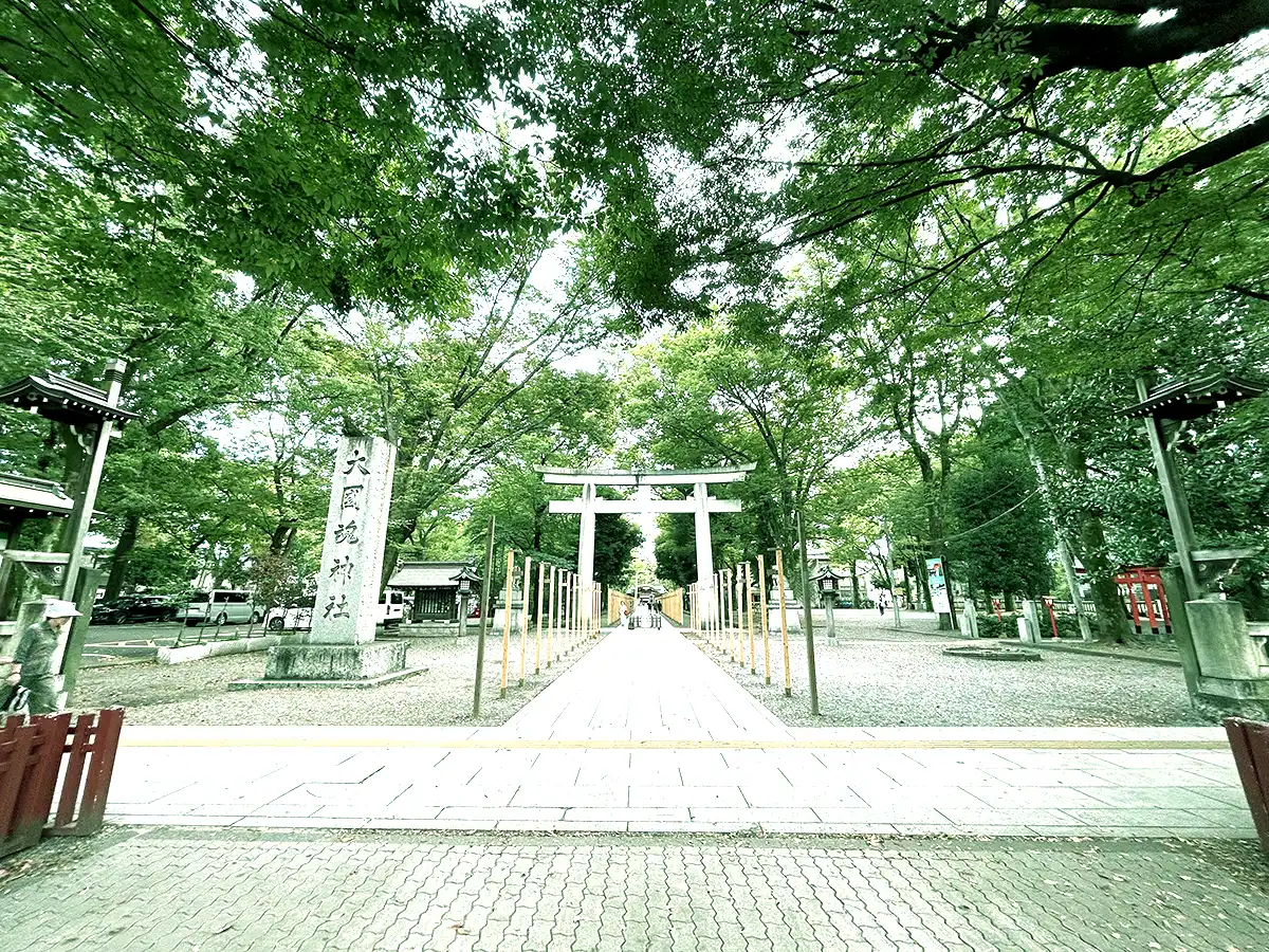 緑溢れる大國魂神社の画像